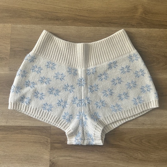 Urban Outfitters Pants - Out From Under Urban Outfitters Snowflake Knit Shorts – Rare - NWOT – Size M